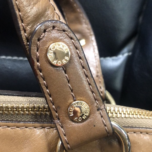 Stunning Michael Kors purse - Picture 4 of 8